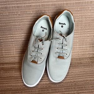 Bench 39 grey shoes